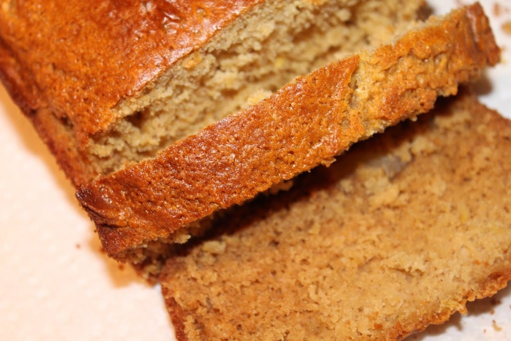 A warm spiced ginger cake that's great as a treat or snack any time of the day. So easy to prepare and full of delicious Fall flavors. Vegan Recipe.