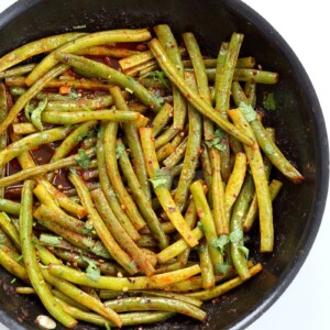 Red Curry Green Beans - Green Beans Stir fry with red curry paste, kaffir lime, sugar and chile. Pad Prik King Vegan Glutenfree Soyfree Recipe | VeganRicha.com #glutenfree #veganricha #vegan