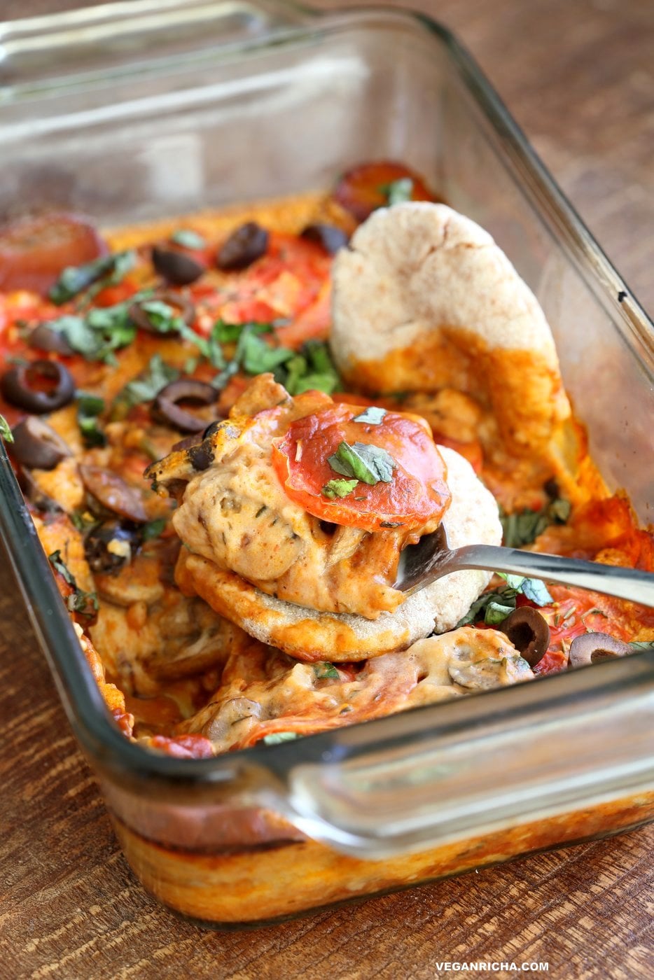 Vegan Pizza Dip. Easy Pizza Dip with sauteed mushrooms, olives, pizza sauce and from scratch vegan mozzarella cream sauce. #Vegan #VeganRicha #Glutenfree #Recipe. Can be #soyfree | VeganRicha.com