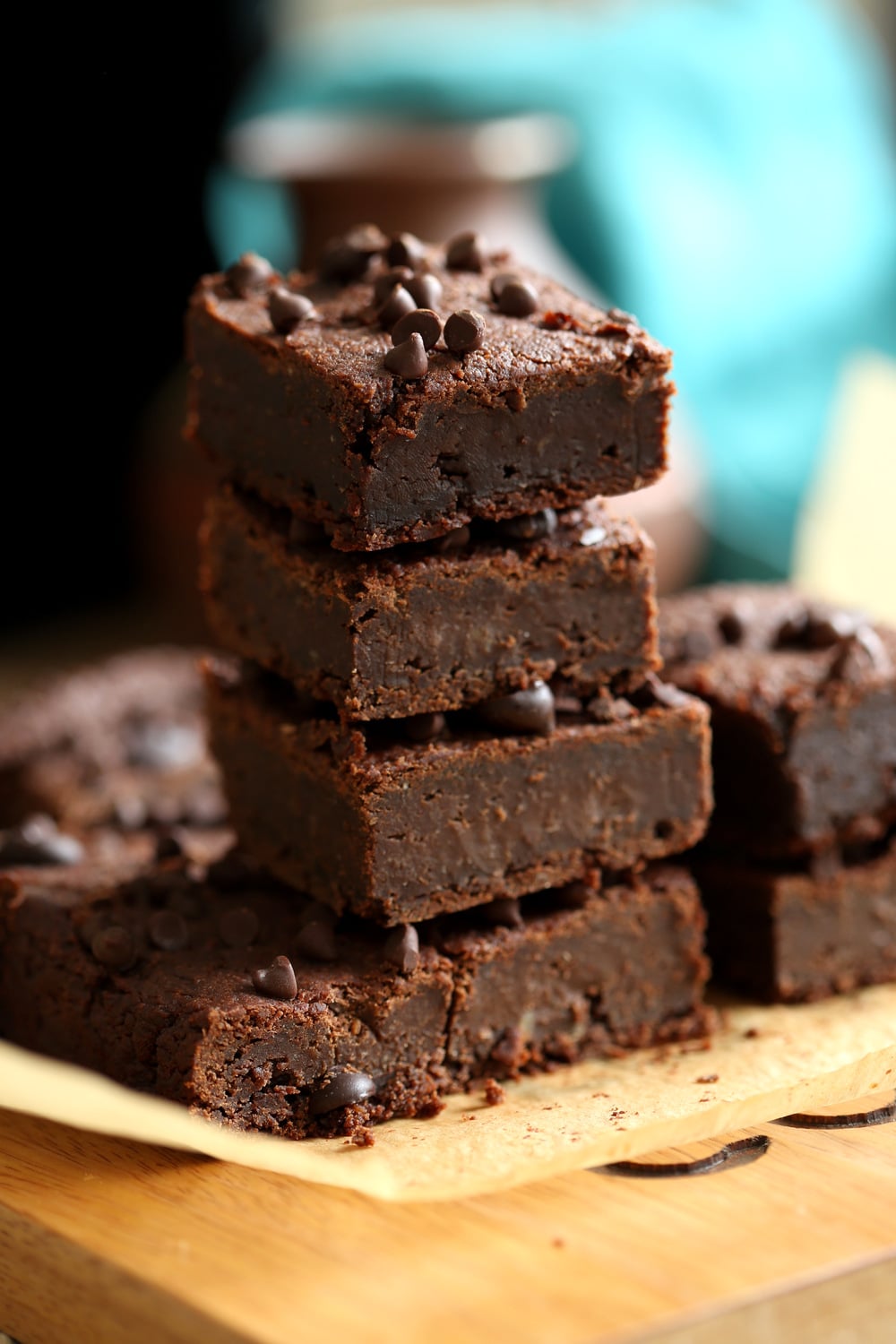Vegan Chickpea Brownies. Grain-free Brownies with chickpeas and nut butter or seed butter. These #Vegan #Glutenfree Brownies Can be made without nuts. Fudgy Healthy No Added Oil, No Added refined sugarย #Soyfree #veganRicha #chickpeabrownies #recipe