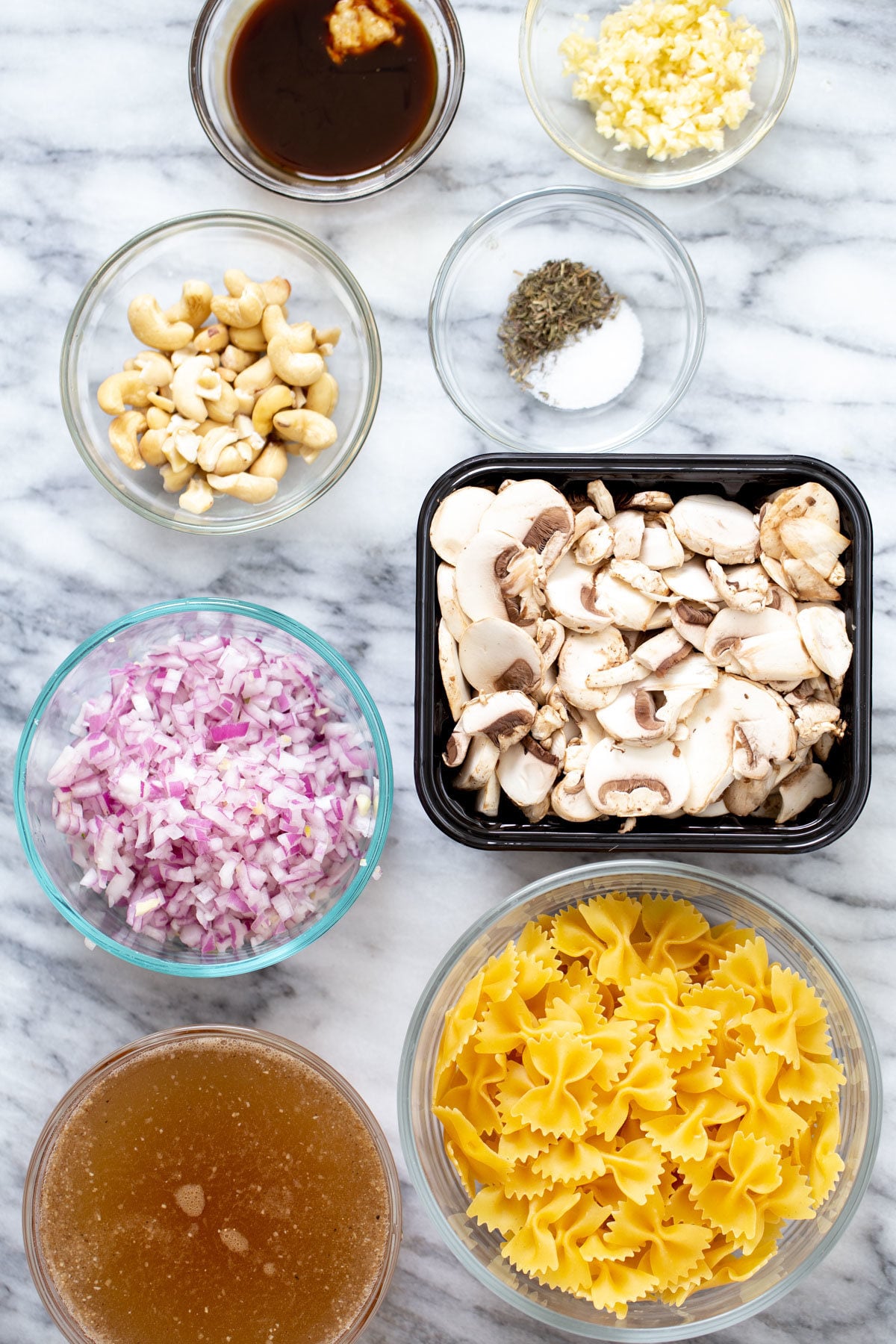ingredients needed for making vegan stroganoff