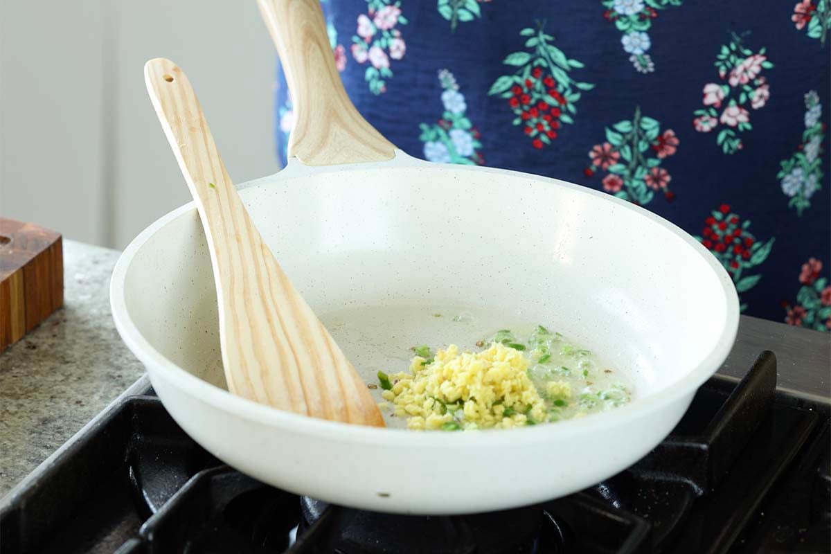 adding aromatics to the pan